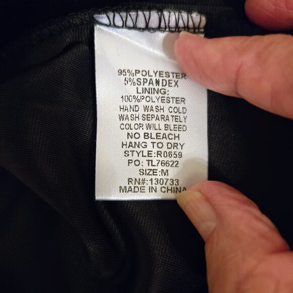 Umgee USA Embroidered Floral Velvet Top Blouse Black M runs large Boho - Picture 8 of 12